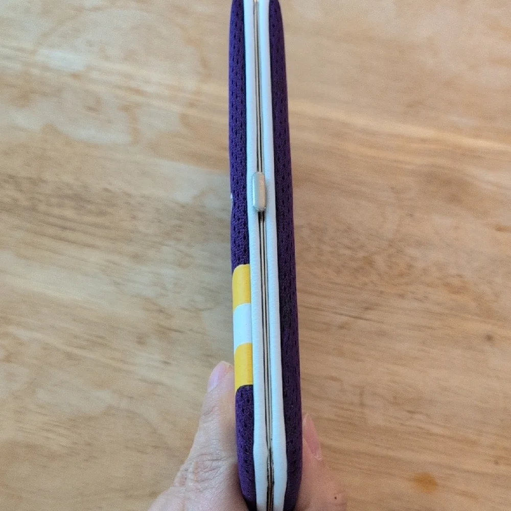 Little Earth stylish wallet